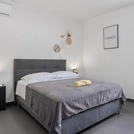 Otel Marta 4*